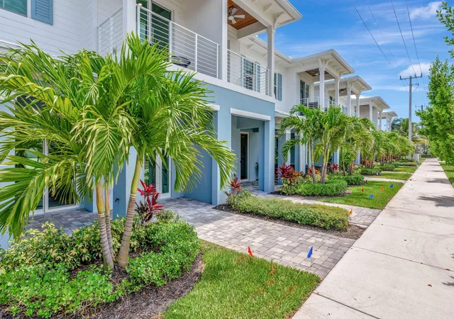 2nd image of 4680 Se Manatee Wy, Stuart, FL 34997 | MLS# R11107783