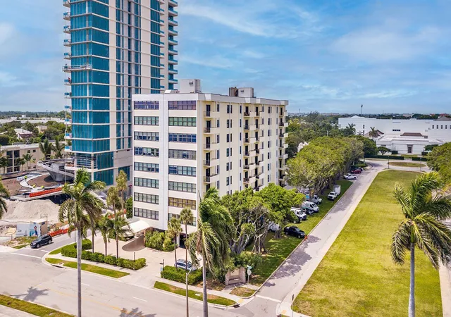 2nd image of 1501 S Flagler Dr #3a, West Palm Beach, FL 33401 | MLS# R11107914