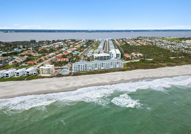 4th image of 475 Strand Dr, Melbourne Beach, FL 32951 | MLS# R11108169