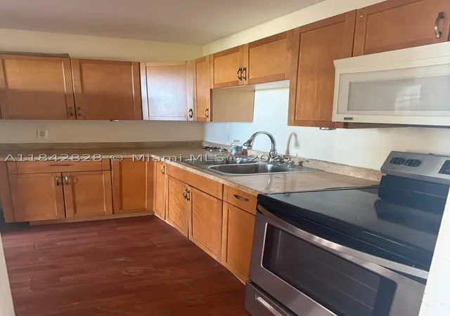 4th image of 2025 Ne 164Th St #818, North Miami Beach, FL 33162 | MLS# A11842828
