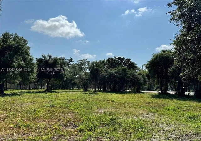 5th image of 500 Avalon Ave, La Belle, FL 33935 | MLS# A11842846