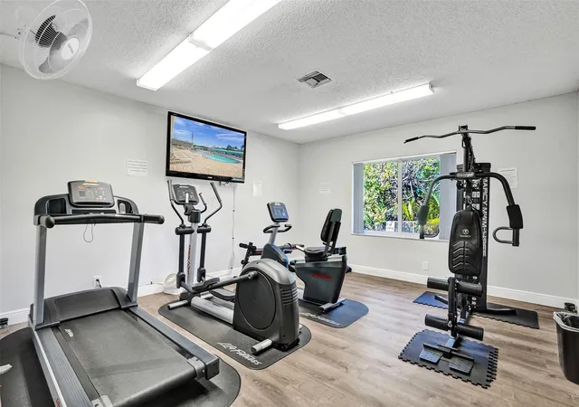 Homes for sale in Hollywood, FL | 1300 N 12th Court, Hollywood, FL 33019 | Houzeo