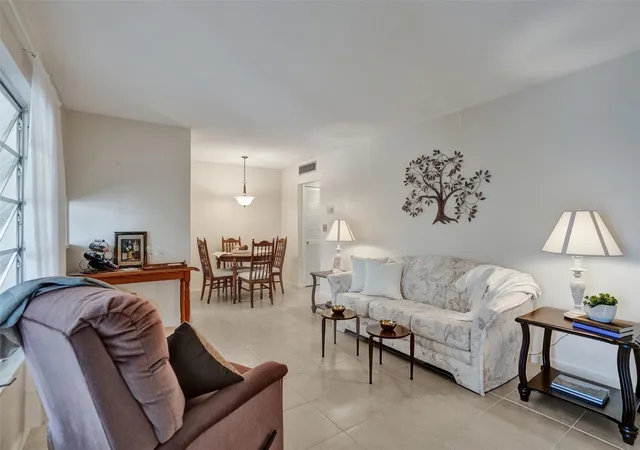 Homes for sale in Hollywood, FL | 1300 N 12Th Ct #4b, Hollywood, FL 33019 | MLS# F10515628