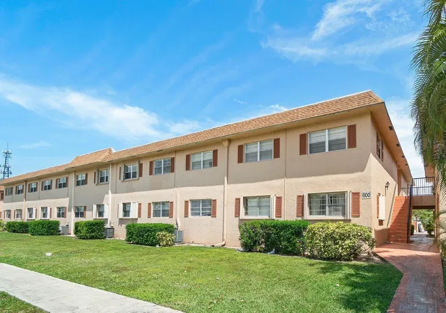 Homes for sale in Boca Raton, FL | 600 Sw 2Nd 2390 Ave #2390, Boca Raton, FL 33432 | MLS# R11108882