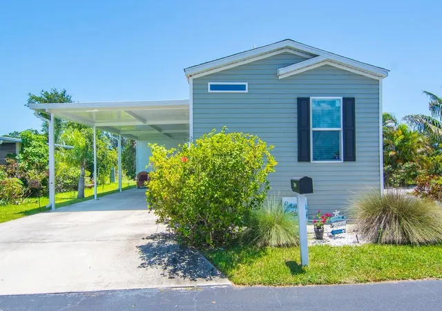 Photo 1 of Single family home for sale at 309 Mockingbird Ave, Fort Pierce, FL 34982 | MLS# R11109248 | Listing updated on 2026-07-30
