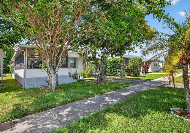 Homes for sale in Dania Beach, FL | 2430 Sw 53rd St, Dania Beach, FL 33312 | MLS# A11845128