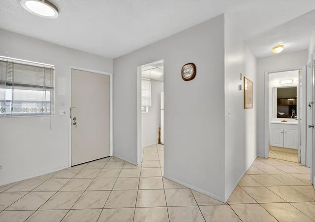 Homes for sale in Boynton Beach, FL | 2152 Ne 1St Wy #205, Boynton Beach, FL 33435 | MLS# R11109919