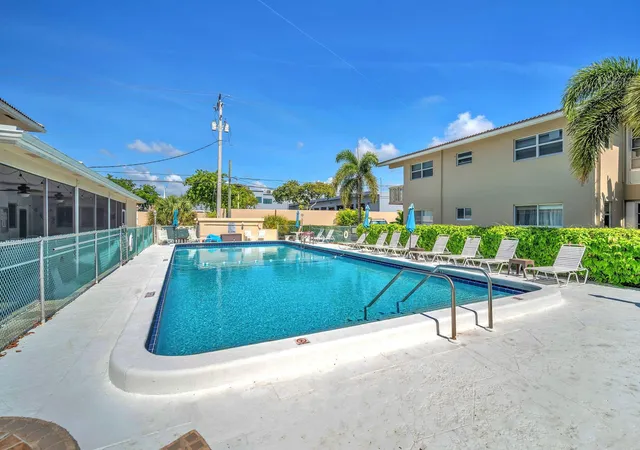 Homes for sale in Lighthouse Point, FL | 2131 Ne 42Nd Ct #104e, Lighthouse Point, FL 33064 | MLS# F10516652
