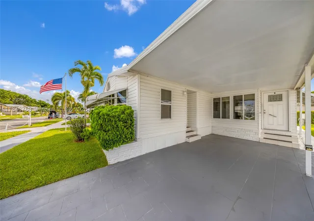 Photo 1 of Manufactured home for sale at 5298 Nw 4th Ter, Deerfield Beach, FL 33064 | MLS# A11846789 | Listing updated on 2026-08-24