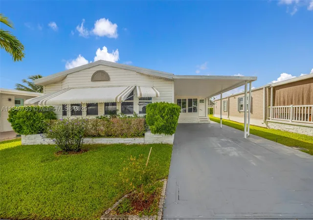Photo 2 of Manufactured home for sale at 5298 Nw 4th Ter, Deerfield Beach, FL 33064 | MLS# A11846789 | Listing updated on 2026-08-24