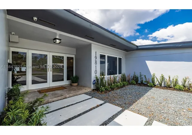 2nd image of 19810 Ne 22nd Av, Miami, FL 33180 | MLS# A11847822