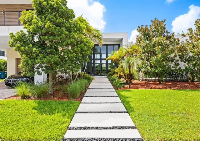 2nd image of 16768 Natures Wy, Weston, FL 33326 | MLS# F10517202