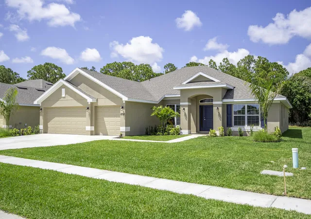 Homes for sale in Port St Lucie, FL | 5801 Nw Dana Cir, Port St Lucie, FL 34986 | MLS# R11111425