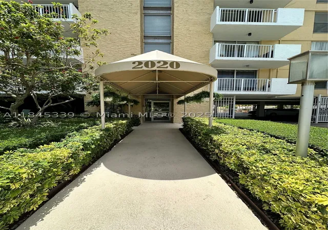 Photo 3 of Condo for sale at 2020 Ne 135Th St #807, North Miami, FL 33181 | MLS# A11845339 | Listing updated on 2026-08-10
