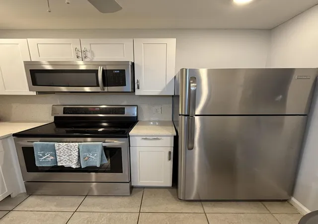 3rd image of 200 Village Green Cir E #K218, Palm Springs, FL 33461 | MLS# R11112030