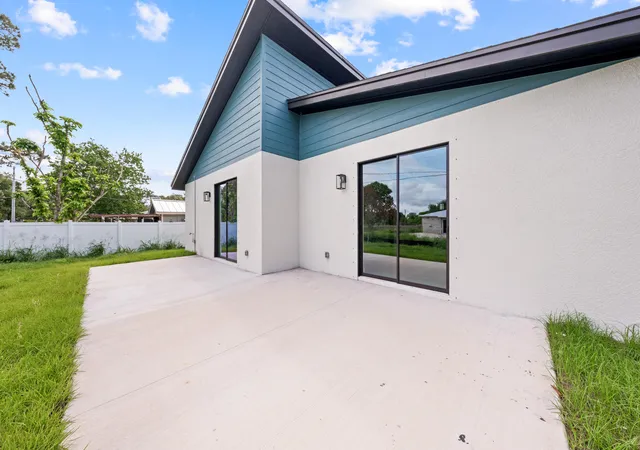 3rd image of 6904 Salerno Rd, Fort Pierce, FL 34951 | MLS# F10515373