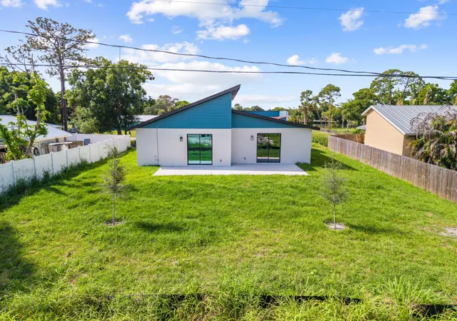4th image of 6904 Salerno Rd, Fort Pierce, FL 34951 | MLS# F10515373