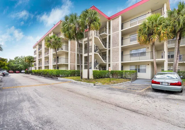 3rd image of 3000 Nw 48Th Ter #423, Lauderdale Lakes, FL 33313 | MLS# F10518493