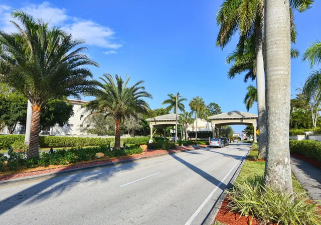 2nd image of 2403 Antigua Cir, Coconut Creek, FL 33066