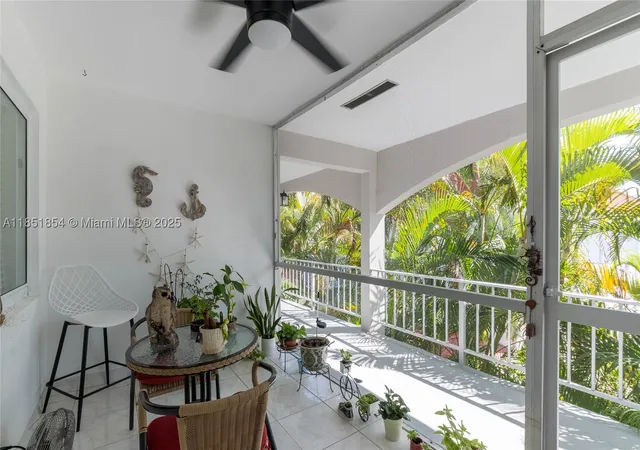 4th image of 581 Blue Heron Dr #301-B, Hallandale Beach, FL 33009 | MLS# A11851854
