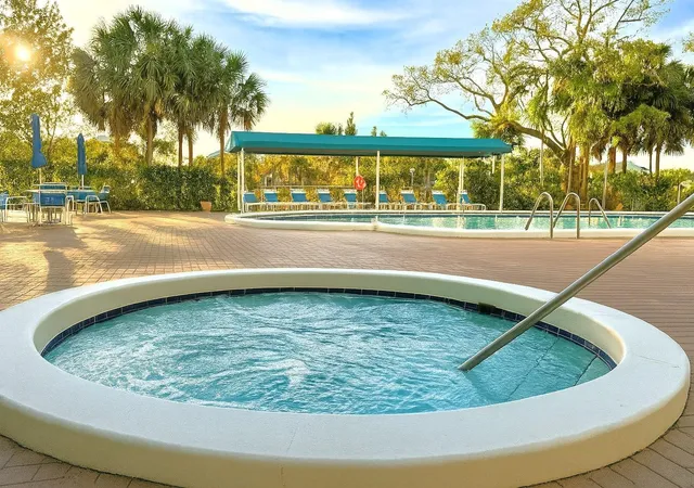 Homes for sale in Hollywood, FL | 4001 Hillcrest Dr #407, Hollywood, FL 33021 | MLS# F10518504