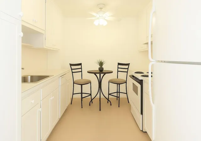 Homes for sale in Hollywood, FL | 4001 Hillcrest Dr #407, Hollywood, FL 33021 | MLS# F10518504
