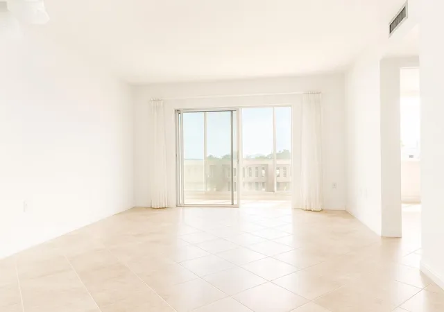 Homes for sale in Hollywood, FL | 4001 Hillcrest Dr #407, Hollywood, FL 33021 | MLS# F10518504