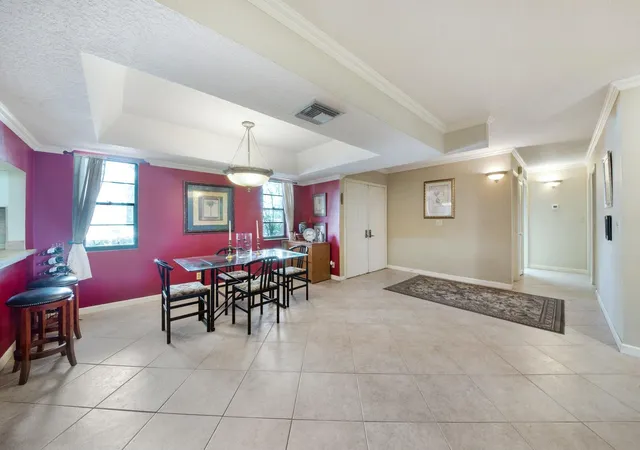 2nd image of 12524 Shoreline Dr #101, Wellington, FL 33414 | MLS# R11112790