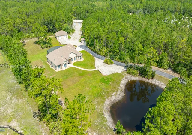 Photo 3 of Sale Pending at 147 Ashby Cove Ln, New Smyrna Beach, FL 32168 | MLS# A11852560 | Listing updated on 2026-10-02