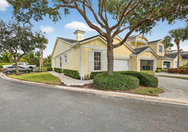 Homes for sale in Hutchinson Island, FL | 906 Mariner Bay Blvd, Hutchinson Island, FL 34949 | MLS# R11113098
