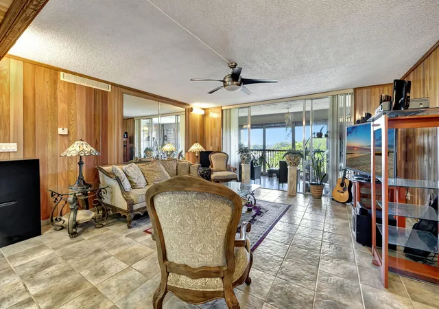 4th image of 3910 Inverrary Blvd #601-B, Lauderhill, FL 33319 | MLS# R11113118