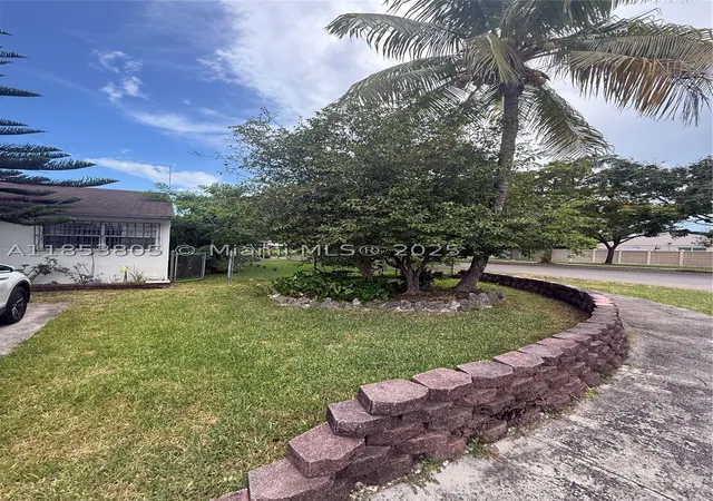 5th image of 11472 Sw 4Th St, Sweetwater, FL 33174 | MLS# A11853805