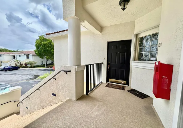 3rd image of 23265 Carolwood Ln #201, Boca Raton, FL 33428 | MLS# R11113646