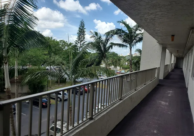 3rd image of 3940 Inverrary Blvd #402-A, Lauderhill, FL 33319 | MLS# A11854809