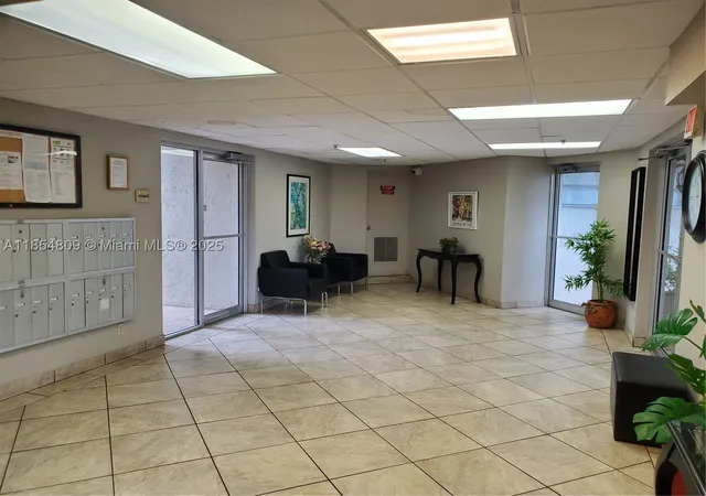 4th image of 3940 Inverrary Blvd #402-A, Lauderhill, FL 33319 | MLS# A11854809
