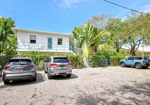 Homes for sale in Fort Lauderdale, FL | 625 Ne 13Th Ave, Fort Lauderdale, FL 33304 | MLS# R11113803
