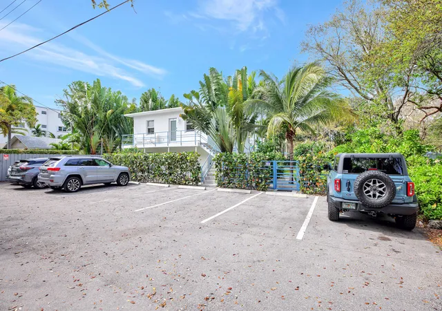 Homes for sale in Fort Lauderdale, FL | 625 Ne 13Th Ave, Fort Lauderdale, FL 33304 | MLS# R11113803