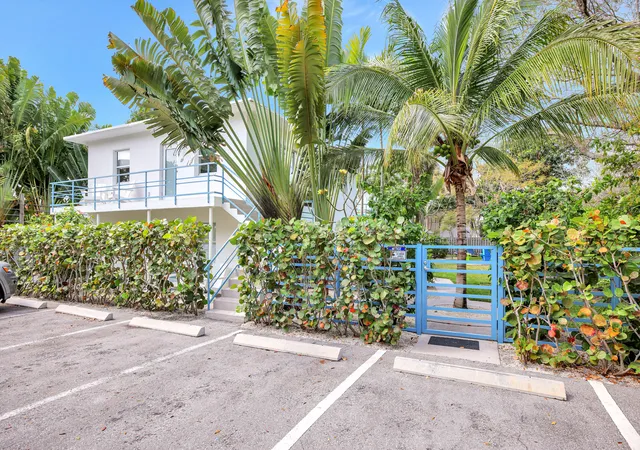 Homes for sale in Fort Lauderdale, FL | 625 Ne 13Th Ave, Fort Lauderdale, FL 33304 | MLS# R11113803