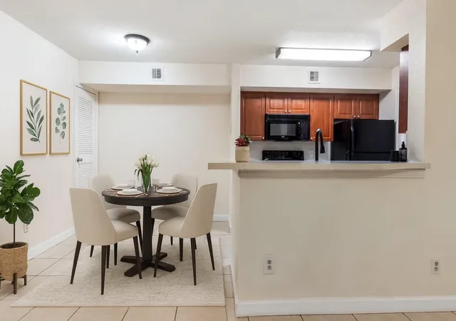 5th image of 875 Riverside Dr, Coral Springs, FL 33071