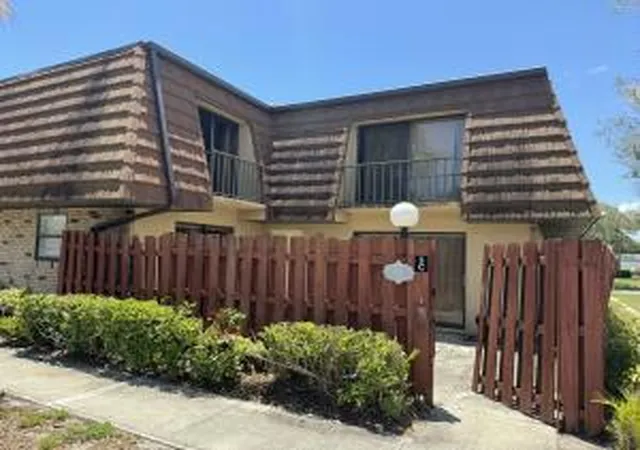 1st image of 1402 Nebraska Ave #3, Fort Pierce, FL 34950 | MLS# R11114463