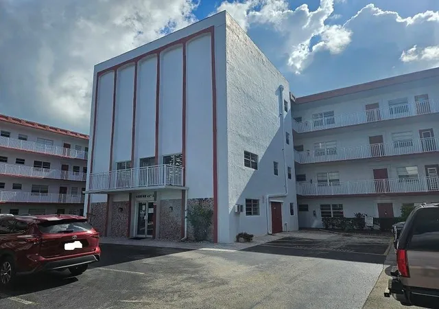 Homes for sale in Lauderdale Lakes, FL | 4000 Nw 44 Ave, Lauderdale Lakes, FL 33319 | MLS# F10515825