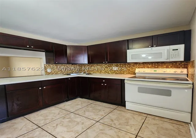 Photo 2 of Sale Pending at 6020 Nw 64th Ave #307, Fort Lauderdale, FL 33319 | MLS# A11857622 | Listing updated on 2025-09-26