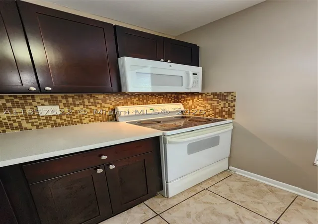 Photo 4 of Sale Pending at 6020 Nw 64Th Ave #307, Fort Lauderdale, FL 33319 | MLS# A11857622 | Listing updated on 2025-09-26