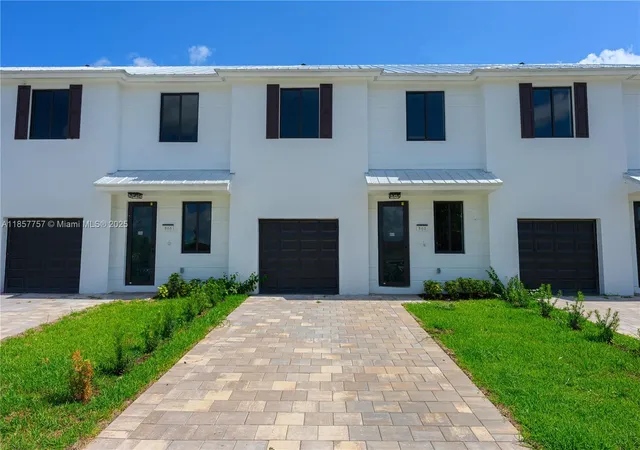 Homes for sale in Florida City, FL | 880 Sw 1st St, Florida City, FL 33034 | MLS# A11857757