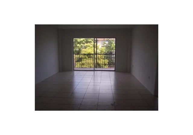 5th image of 4158 Inverrary Dr #404, Lauderhill, FL 33319 | MLS# F10520539