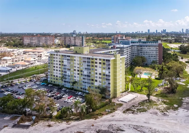 Homes for sale in Hollywood, FL | 4400 Hillcrest Dr #520C, Hollywood, FL 33021 | MLS# A11859078