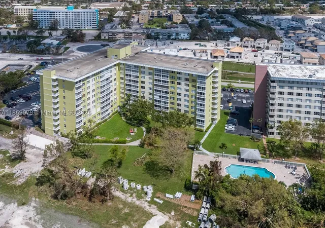 Homes for sale in Hollywood, FL | 4400 Hillcrest Dr #520C, Hollywood, FL 33021 | MLS# A11859078