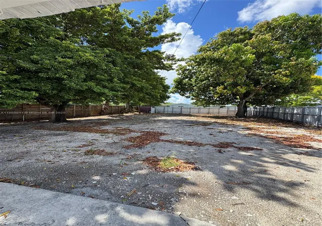 9th image of 568 E 49th St, Hialeah, FL 33013 | MLS# A11860011