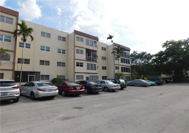 2nd image of 4047 Nw 16Th St, Lauderhill, FL 33313