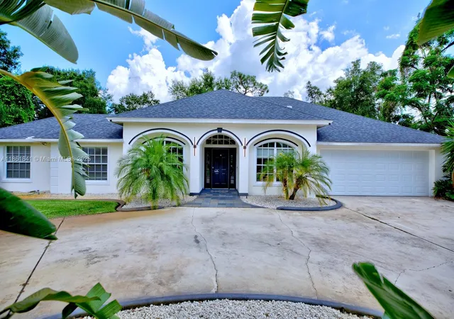 1st image of 2612 Cheyenne Road, Sebring, FL 33875 | MLS# A11861841